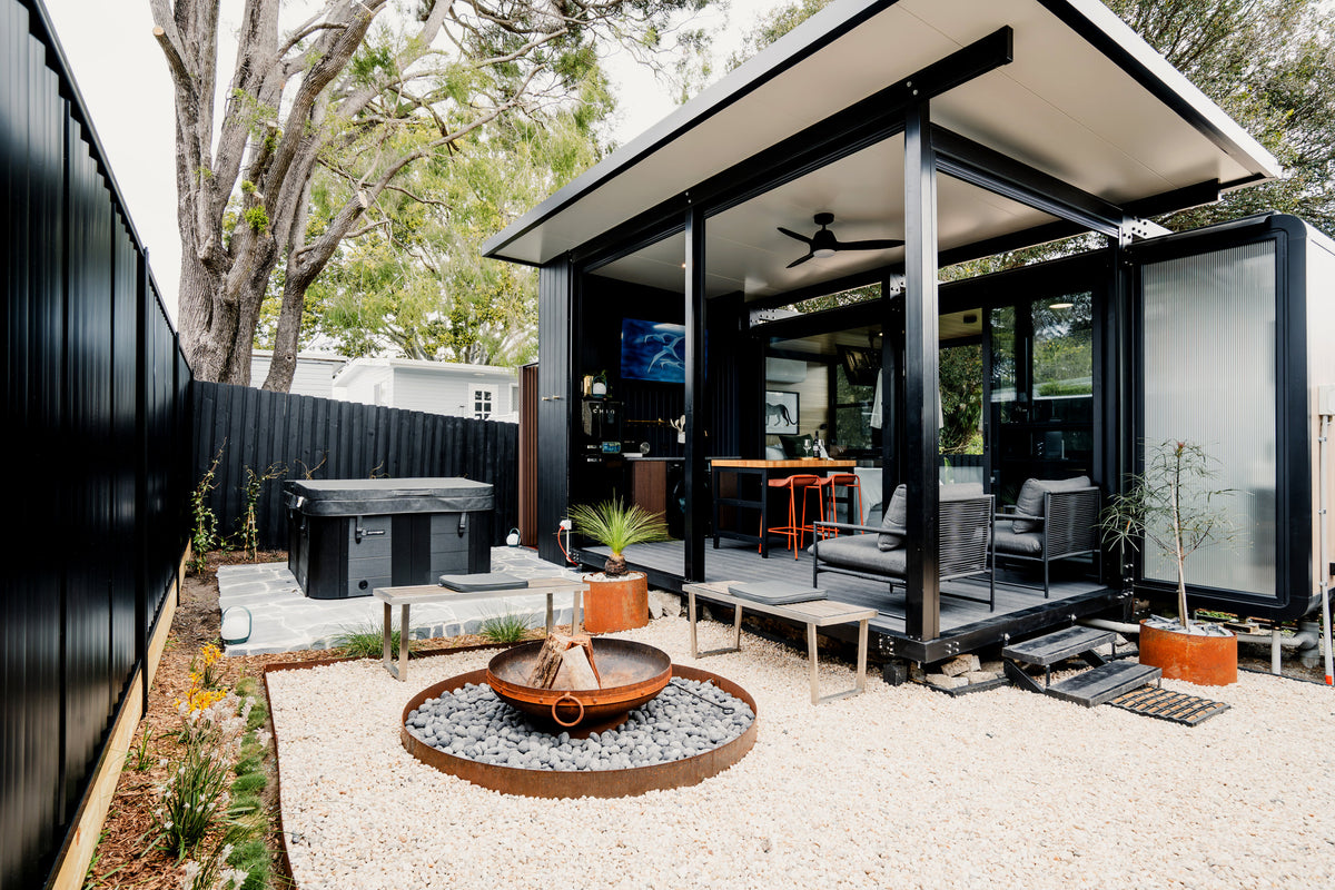 Margate, Queensland 6M THOW with Deck
